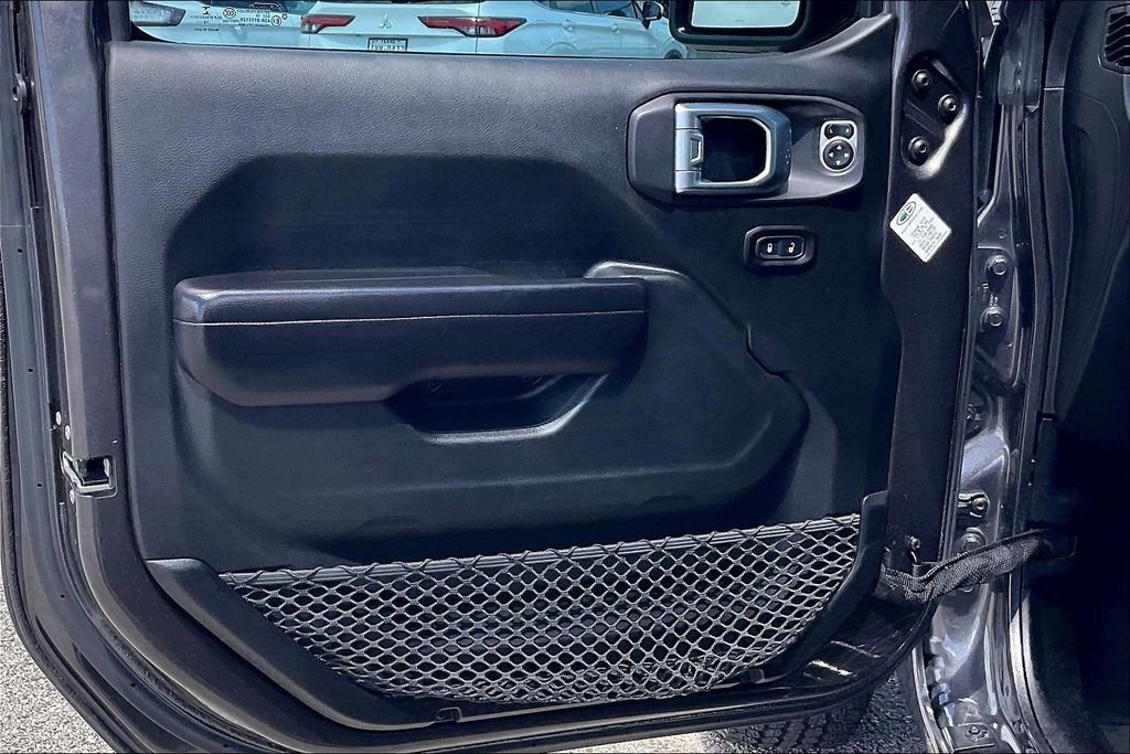 Used 2018 Jeep Wrangler Unlimited Sport S AWD/4WD image 17