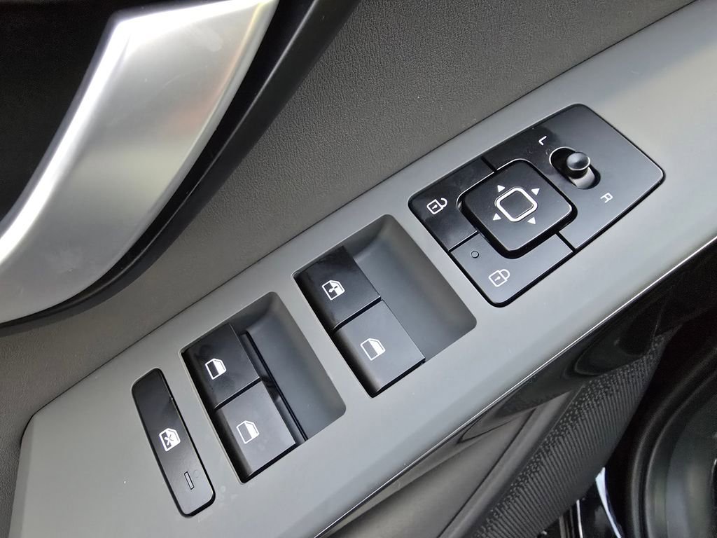 New 2025 Kia Niro EX image 25