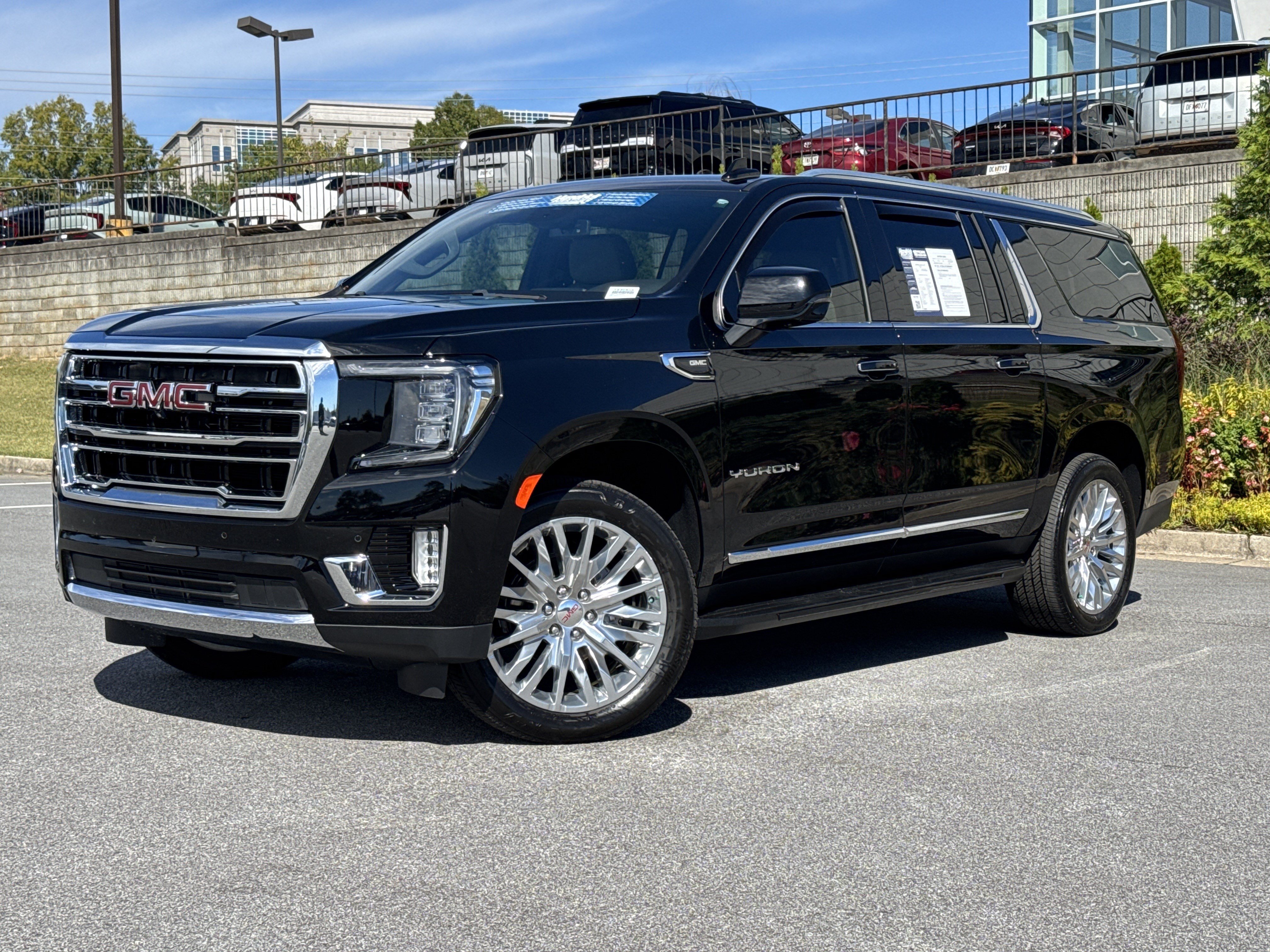 Used 2024 GMC Yukon XL SLT w/ SLT Luxury Package RWD image 5