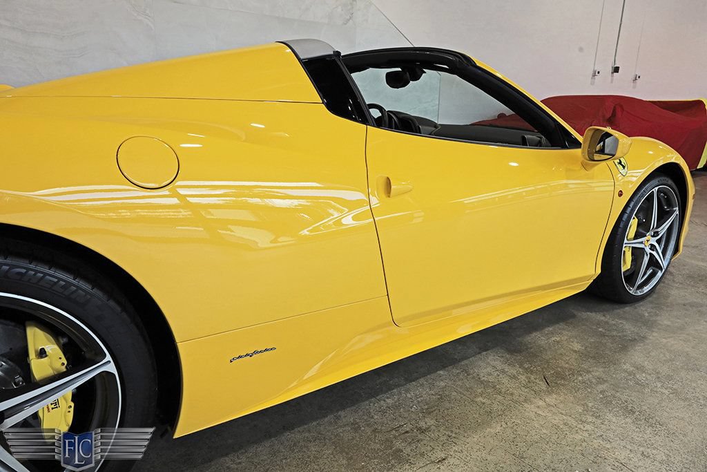 Used 2015 Ferrari 458 Spider RWD image 12