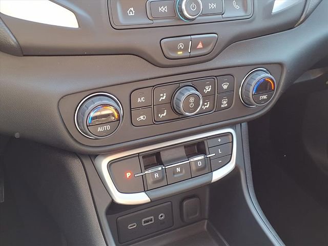 Used 2024 GMC Terrain SLE w/ Driver Convenience Package image 9