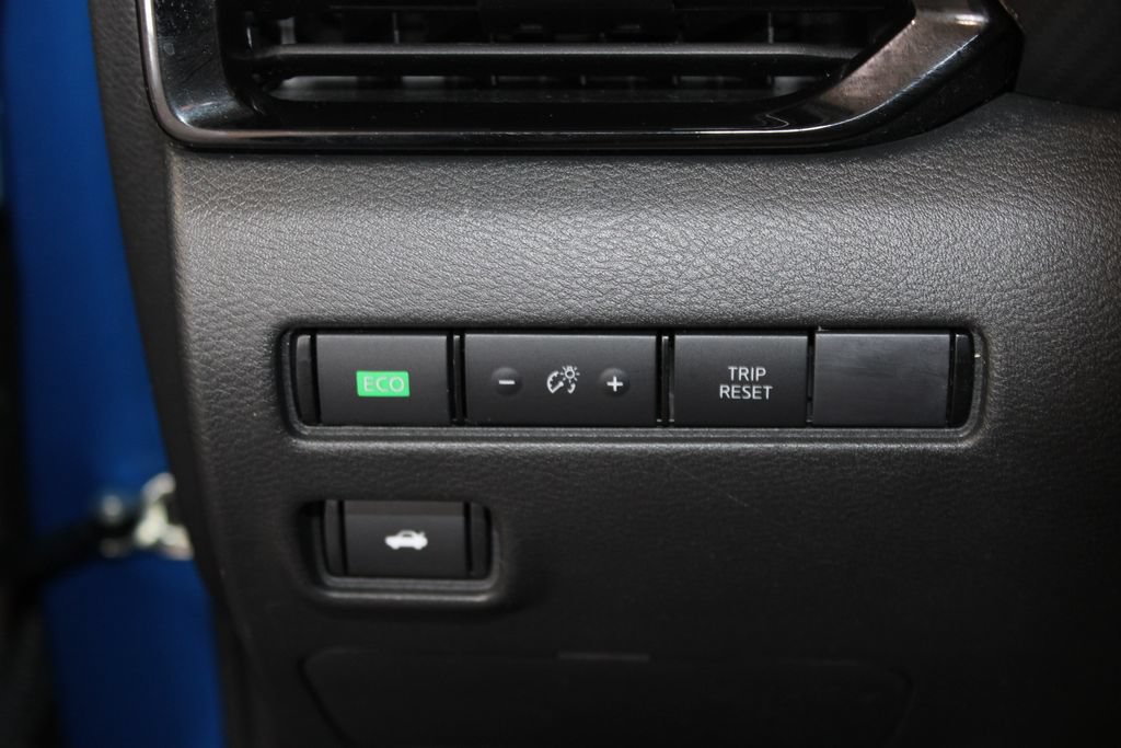 Used 2025 Nissan Sentra SR FWD image 34