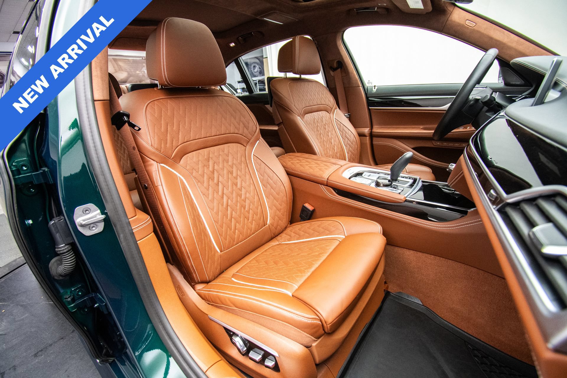 Used 2022 BMW ALPINA B7 xDrive w/ Luxury Rear Seating Package AWD/4WD image 15