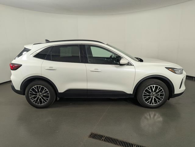 Used 2023 Ford Escape SE image 8