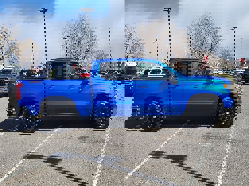 Certified 2025 Chevrolet Silverado 1500 LT image 2