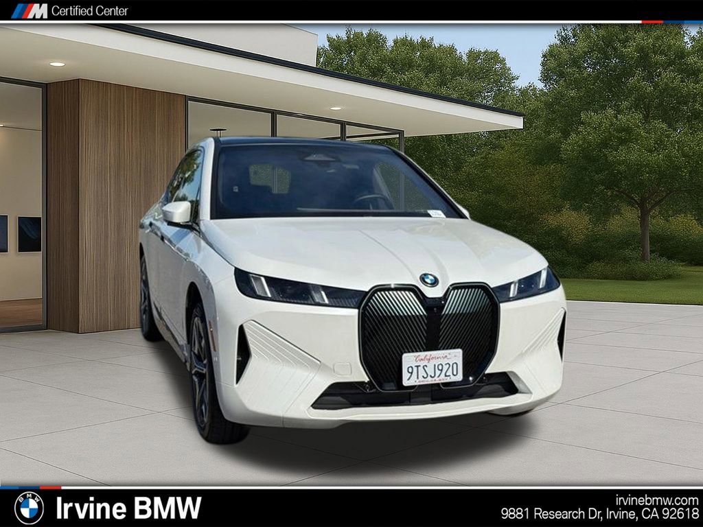 Used 2026 BMW iX xDrive60 w/ Premium Package image 6