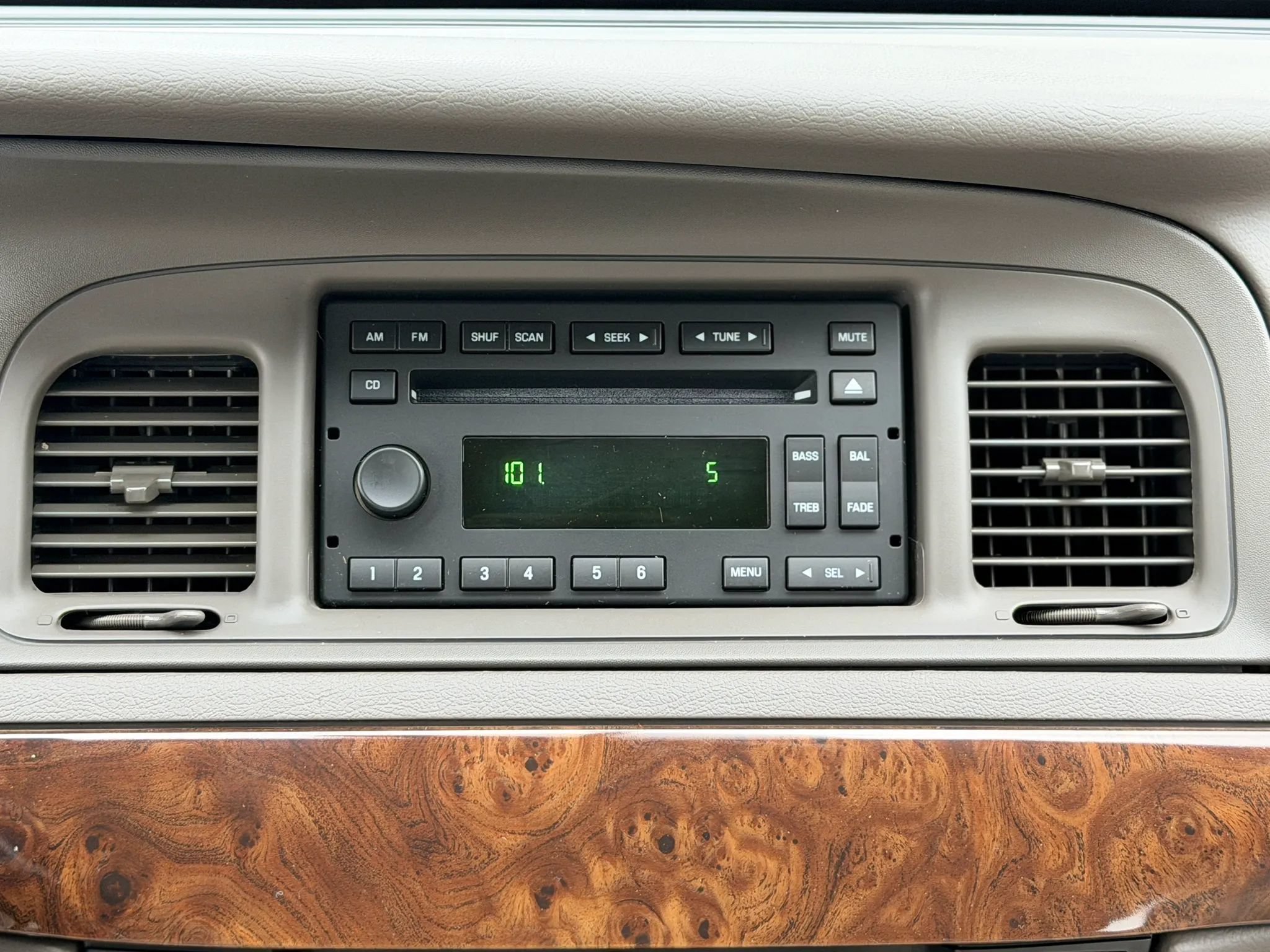 Used 2008 Mercury Grand Marquis GS RWD image 38