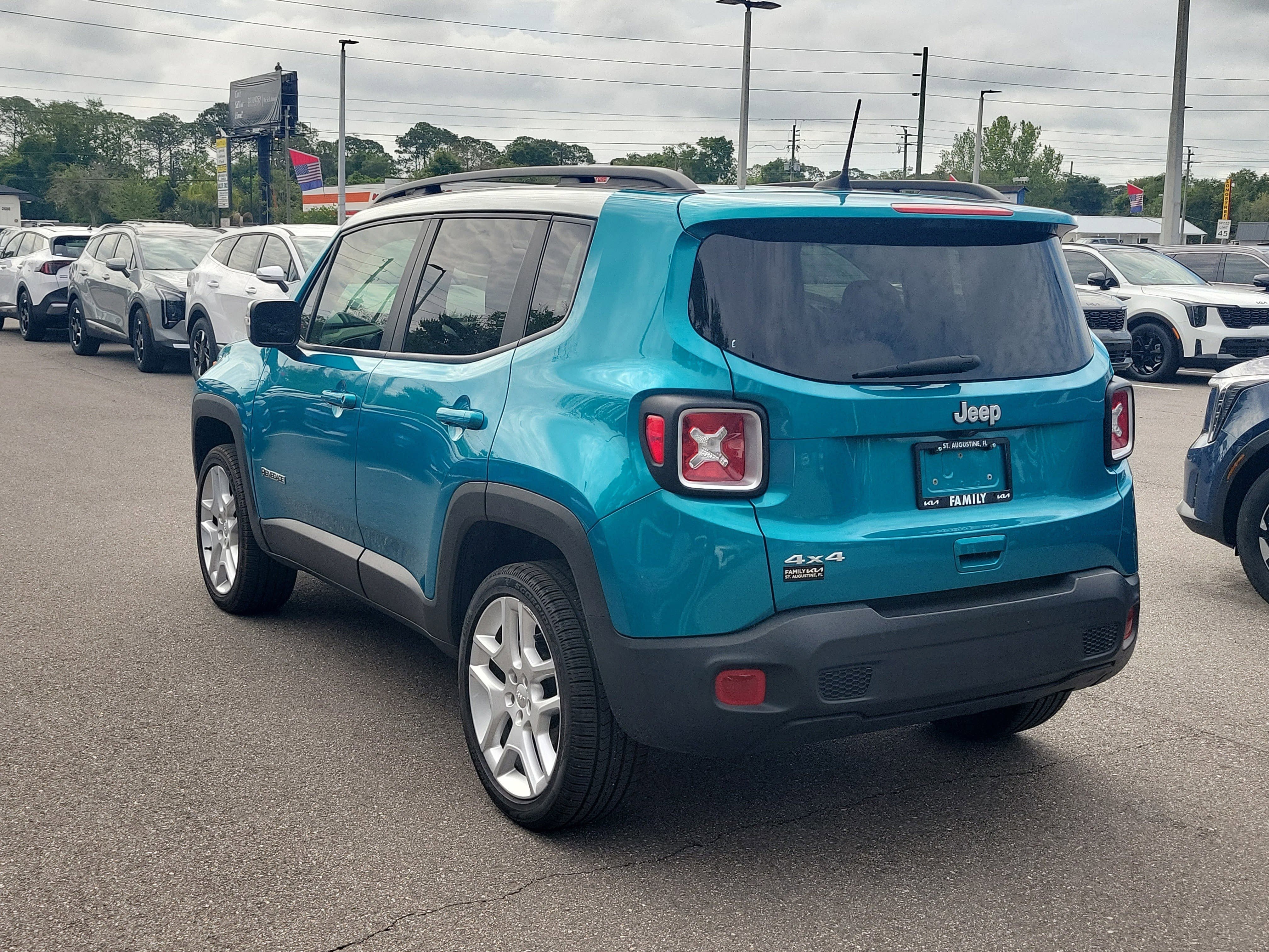 Used 2021 Jeep Renegade Latitude AWD/4WD image 4