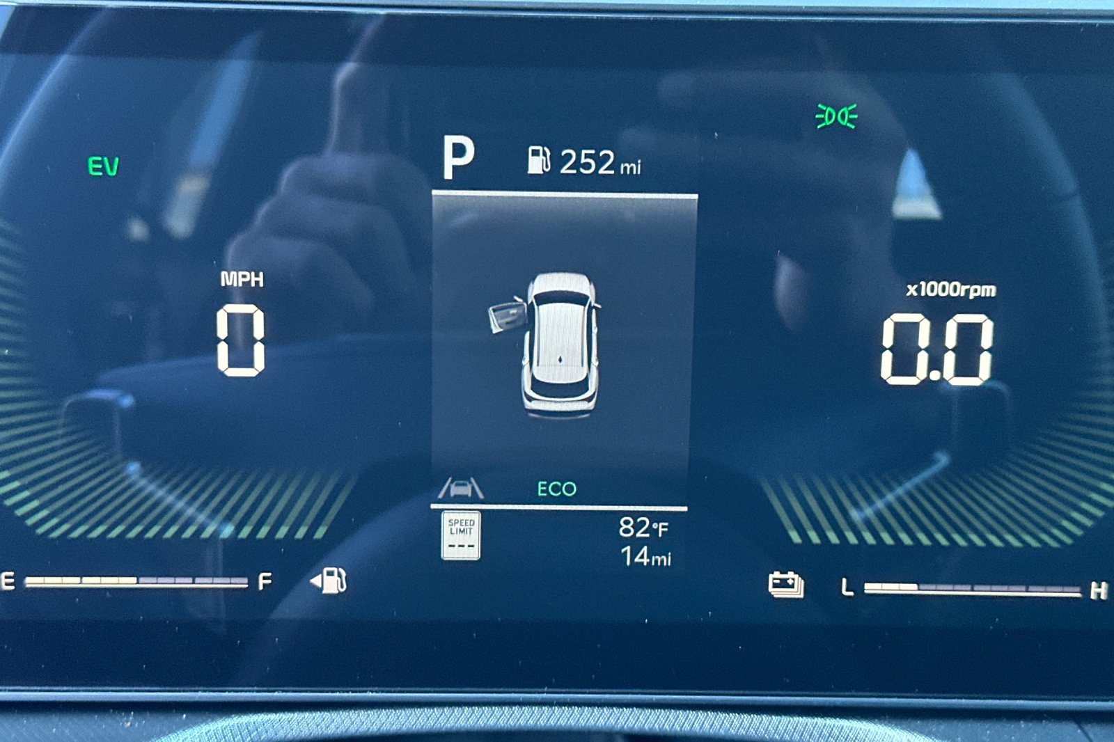 New 2027 Kia Sportage S FWD image 24