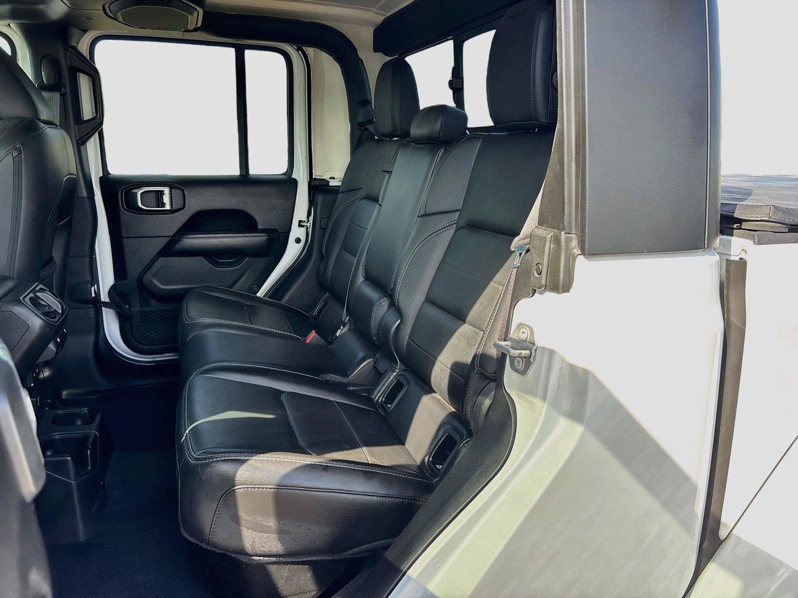 Used 2020 Jeep Gladiator Overland AWD/4WD image 23