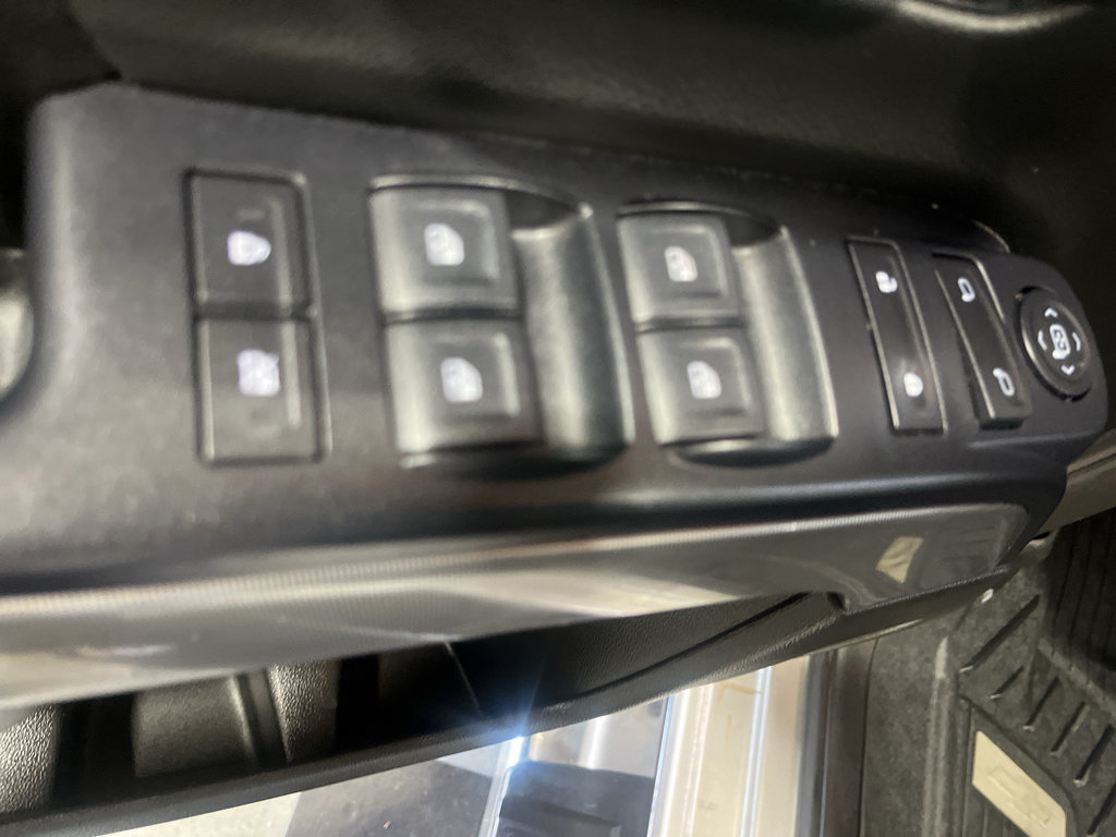 Certified 2018 Chevrolet Silverado 1500 LT w/ All Star Edition AWD/4WD image 30