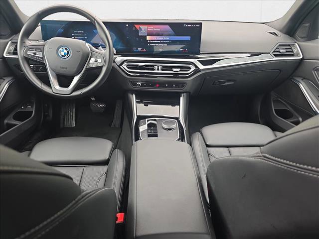 Used 2024 BMW 330e w/ Convenience Package image 17