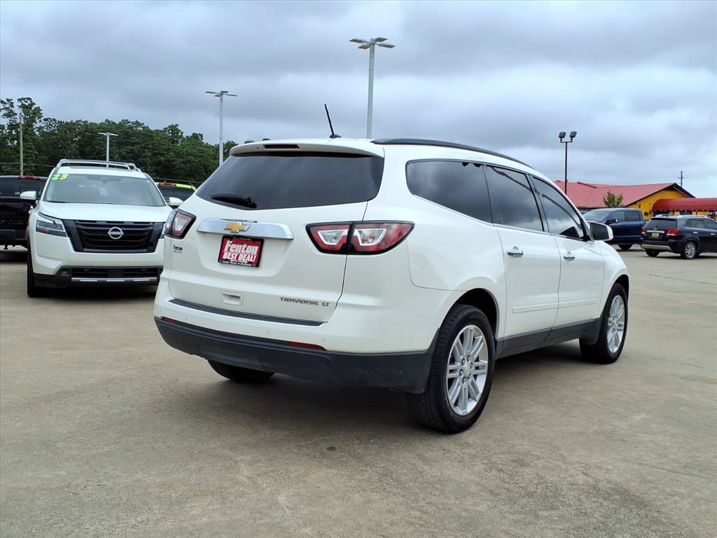 Used 2015 Chevrolet Traverse LT w/ Style and Technology Package FWD image 5