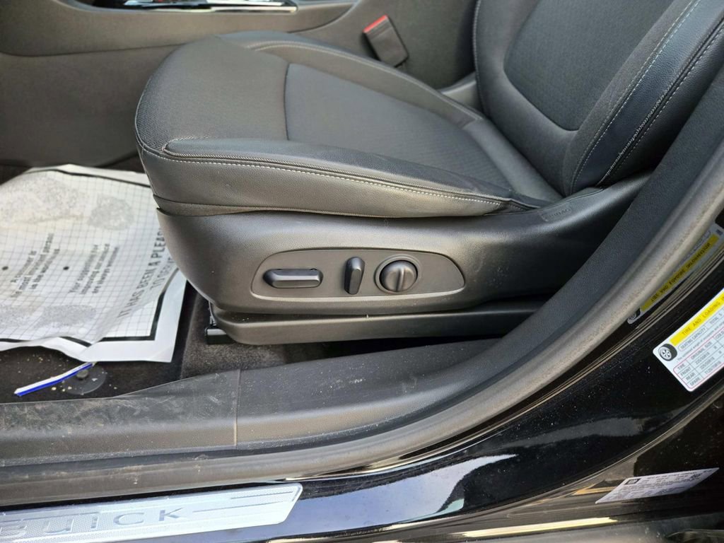 Used 2022 Buick Encore GX Select w/ Sport Touring Package image 34