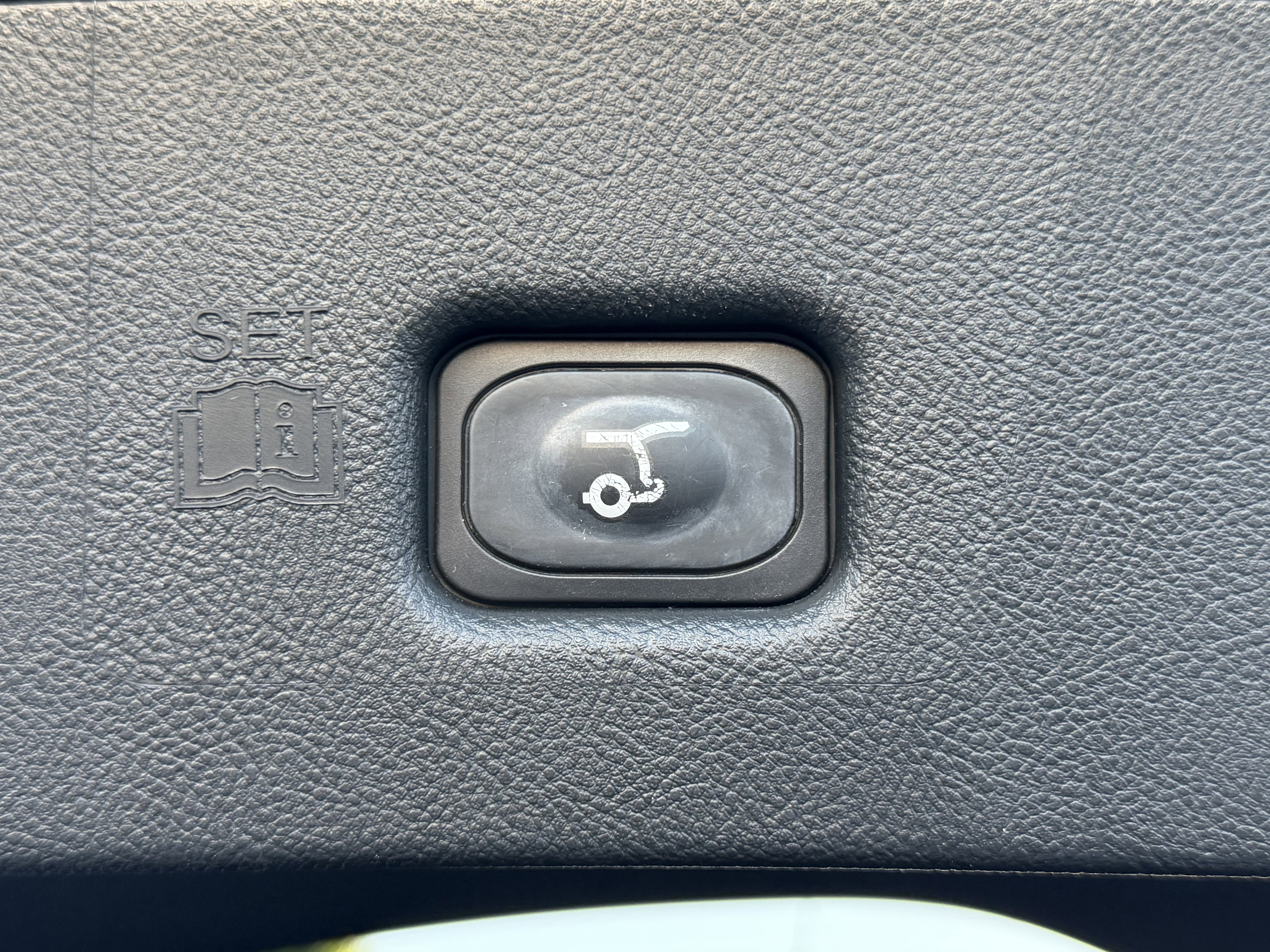 Certified 2023 Lincoln Nautilus Reserve FWD image 11