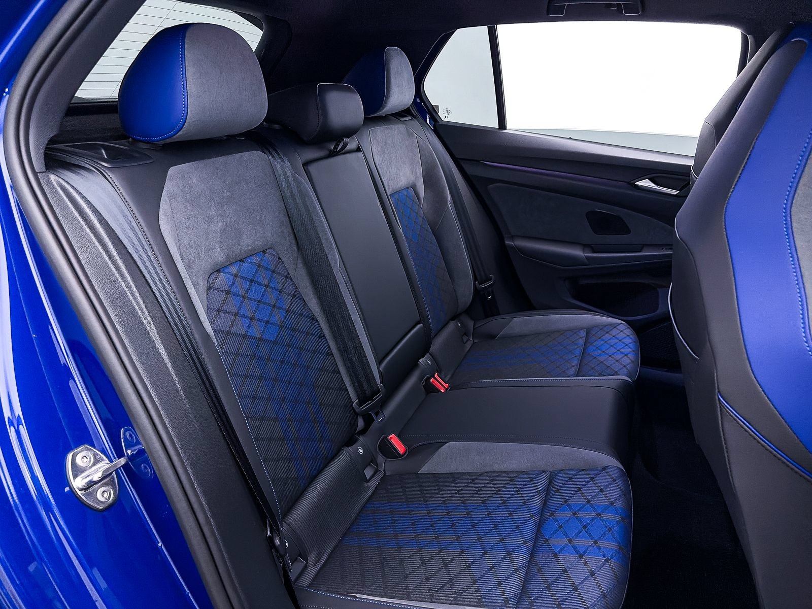 Used 2025 Volkswagen Golf R Black Edition AWD/4WD image 39