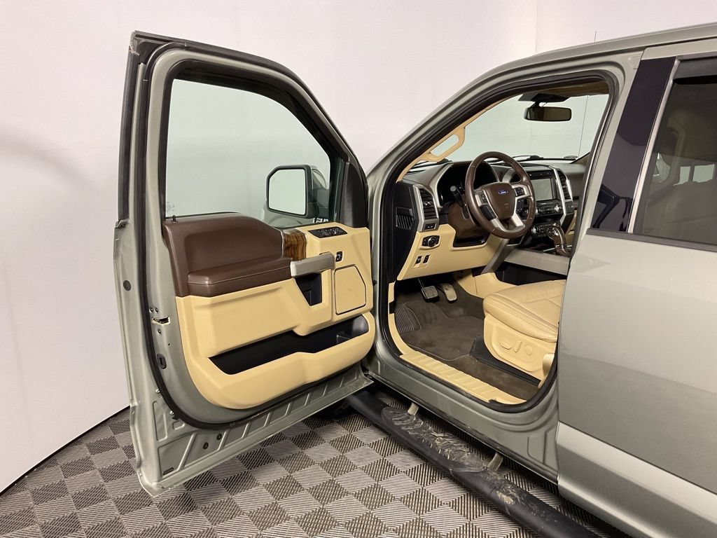 Used 2019 Ford F150 Lariat w/ Equipment Group 502A Luxury AWD/4WD image 19