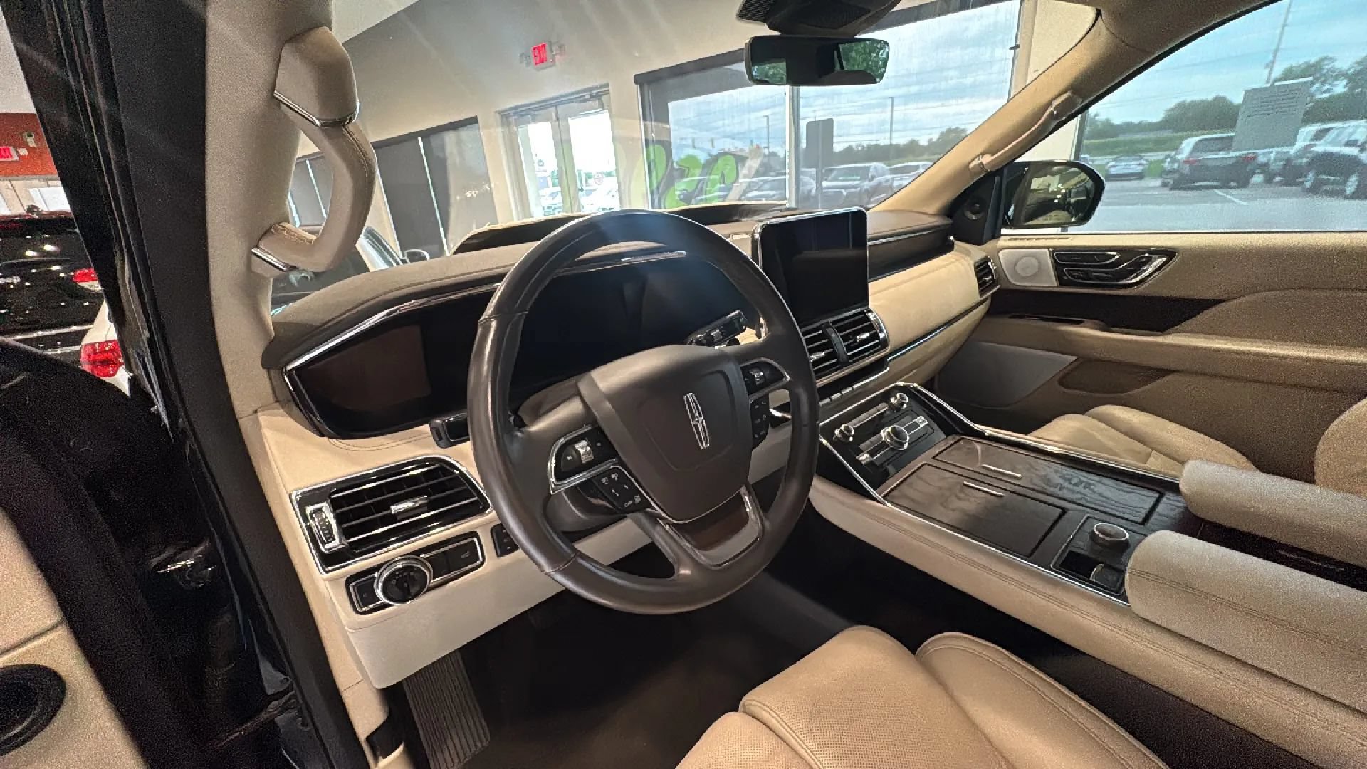 Used 2019 Lincoln Navigator L Reserve w/ Cargo Package AWD/4WD image 26