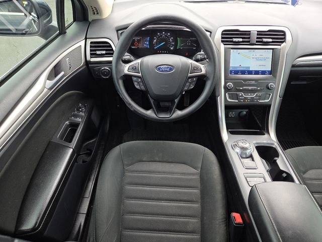 Used 2020 Ford Fusion SE image 28