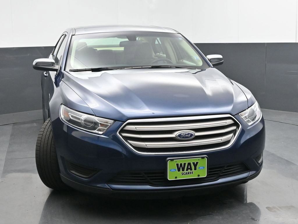 Used 2017 Ford Taurus SE image 8