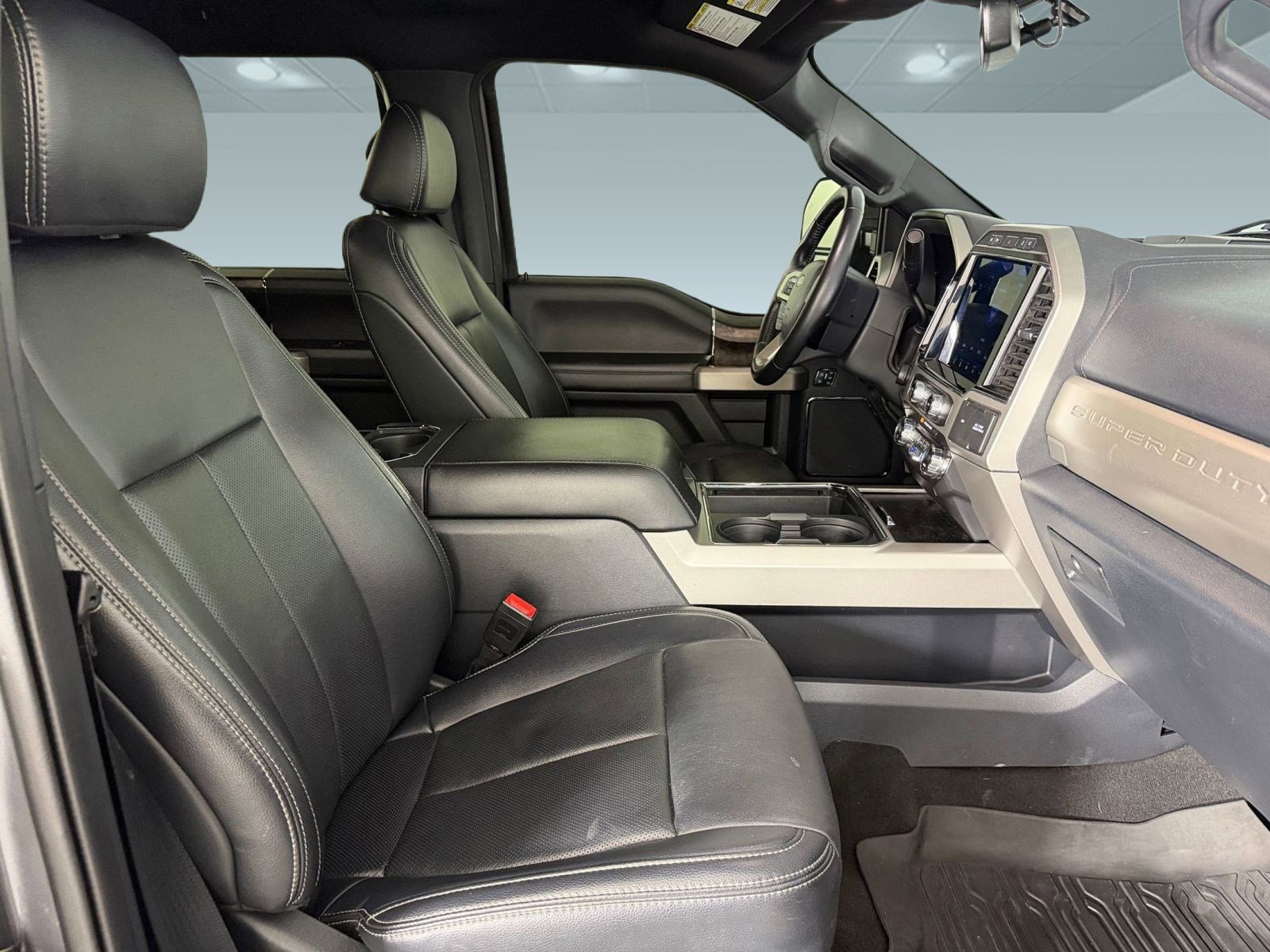 Used 2022 Ford F250 Lariat w/ Black Appearance Package image 21