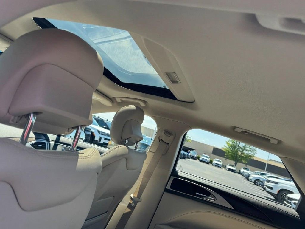 Used 2017 Lincoln MKZ Select w/ Technology Package FWD image 11