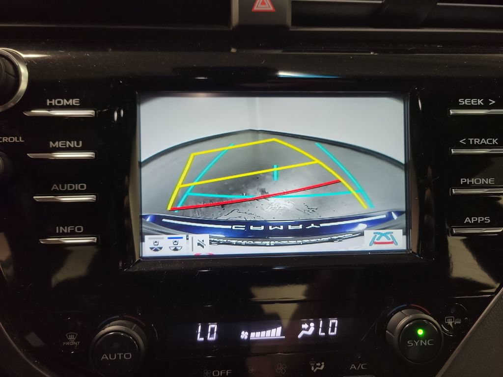 Used 2018 Toyota Camry XLE FWD image 22