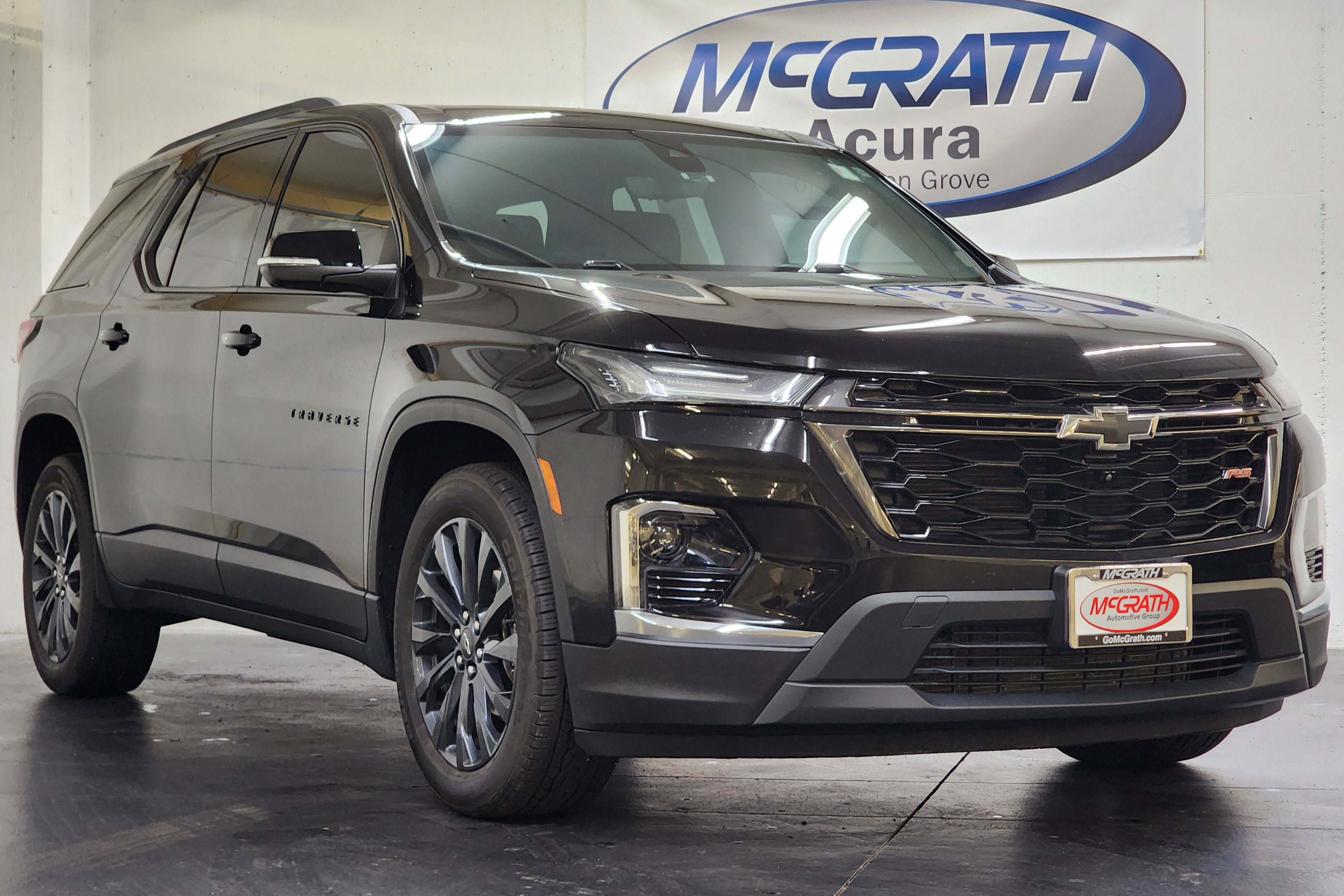 Used 2022 Chevrolet Traverse RS image 2