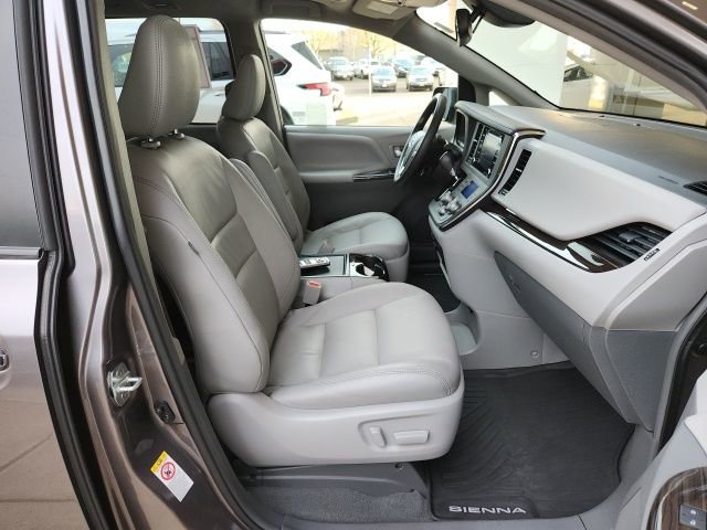 Used 2019 Toyota Sienna XLE Premium image 28