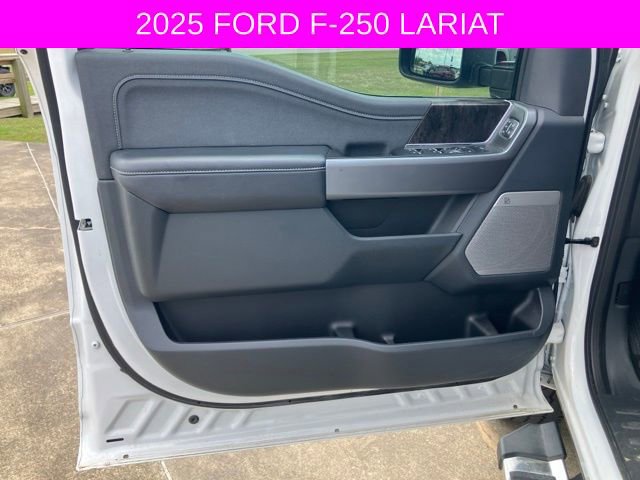 Used 2025 Ford F250 Lariat w/ Chrome Package image 26