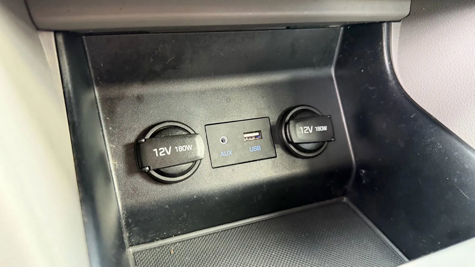 Used 2020 Hyundai Elantra SE image 21