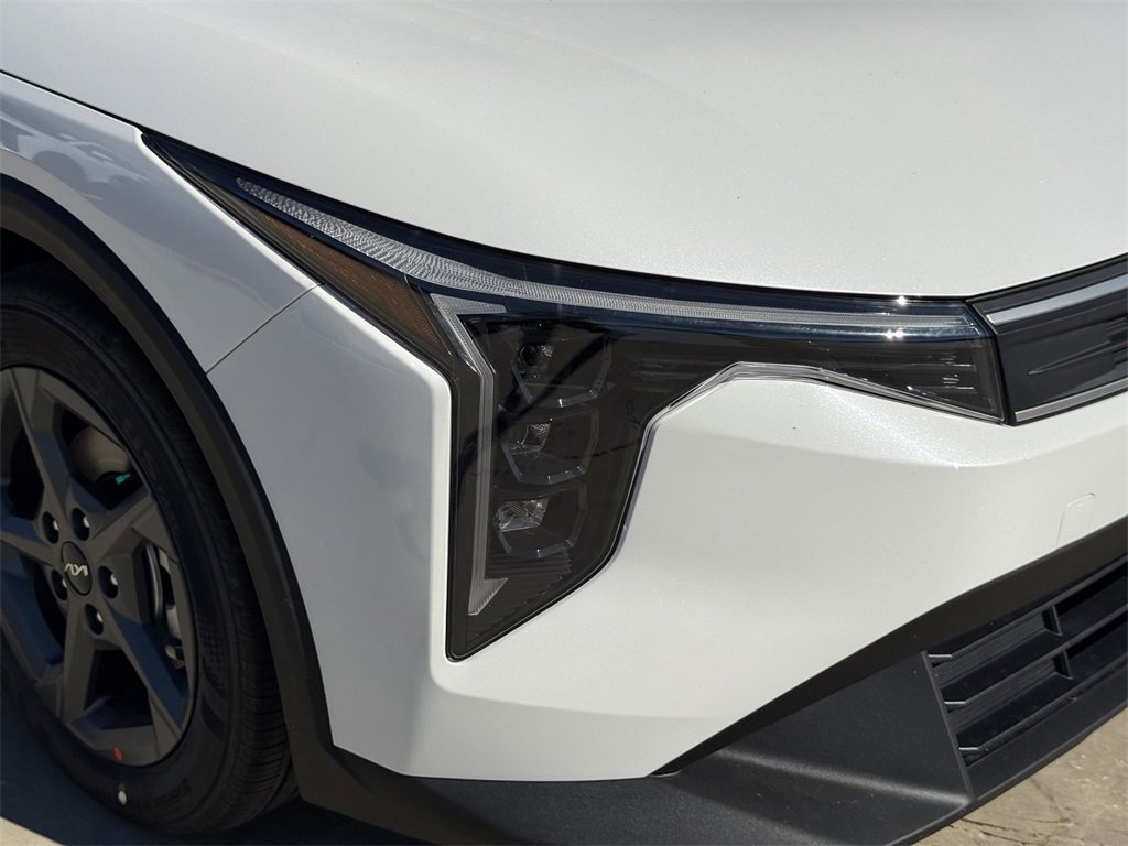 New 2025 Kia K4 LXS image 10