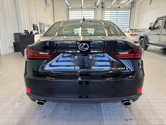 Used 2016 Lexus IS 300 AWD image 4