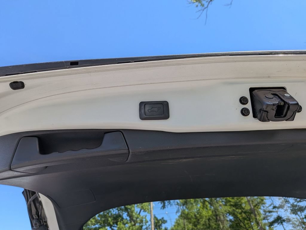 Used 2022 Toyota RAV4 XLE w/ Convenience Package AWD/4WD image 22