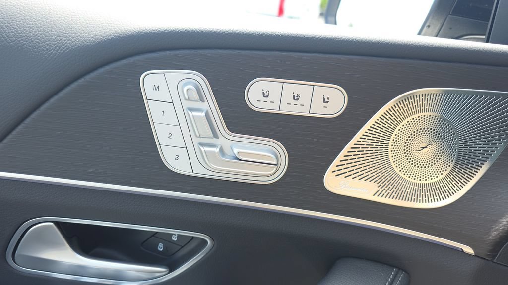 Certified 2025 Mercedes-Benz GLS 450 4MATIC image 13