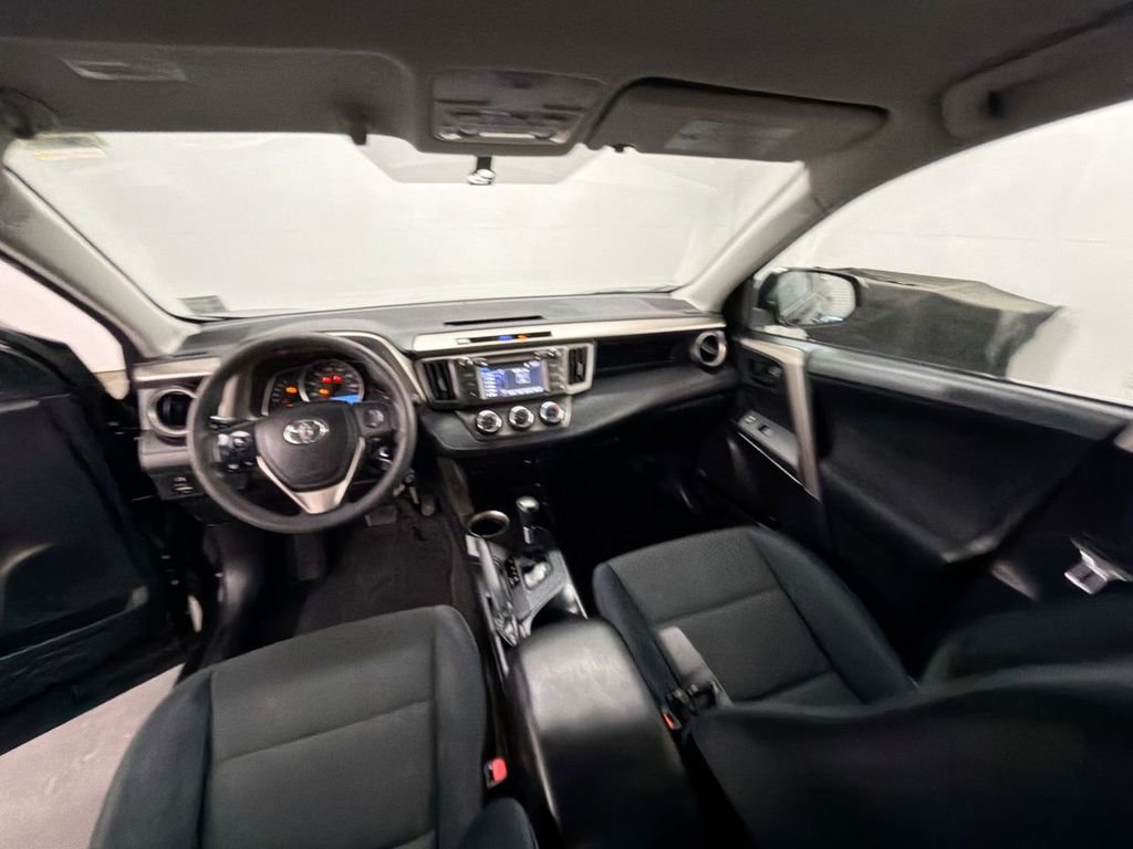 Used 2015 Toyota RAV4 LE image 18