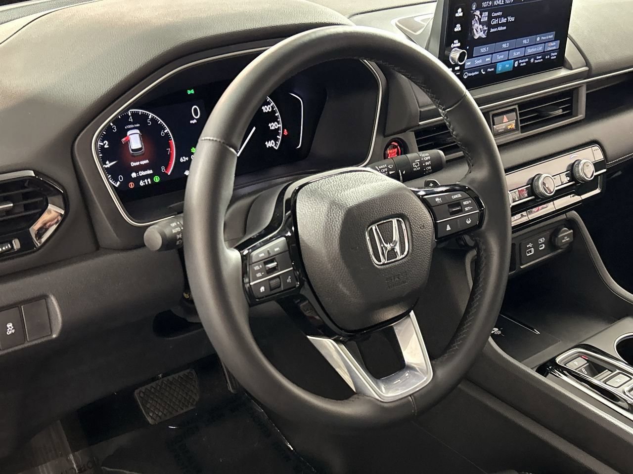 Used 2024 Honda Pilot Touring image 14