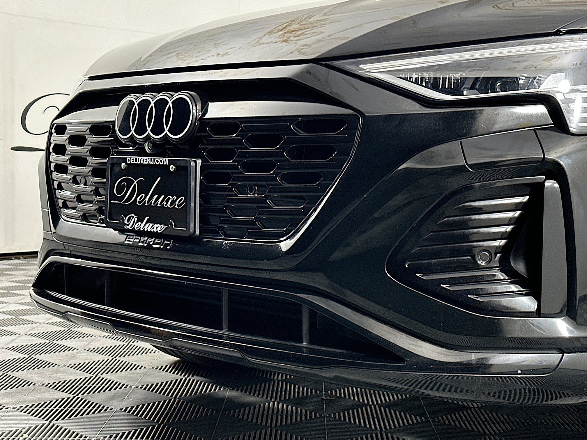 Used 2024 Audi Q8 e-tron Prestige w/ Prestige Package AWD/4WD image 35