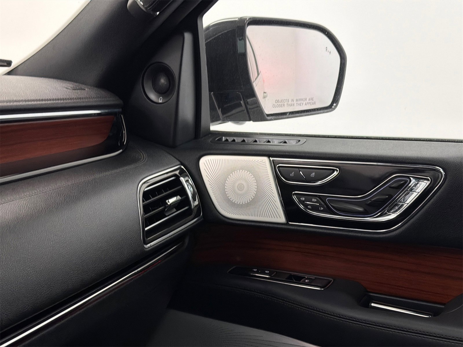 Used 2022 Lincoln Navigator L Reserve w/ Equipment Group 201A image 37