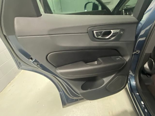 Used 2023 Volvo XC60 B5 Plus AWD/4WD image 8