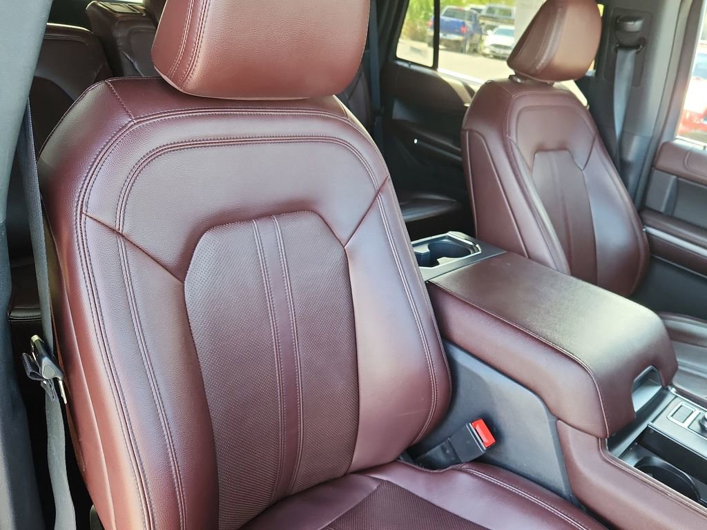 Used 2024 Ford Expedition Limited AWD/4WD image 18