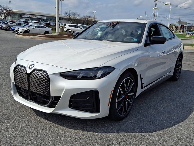 New 2026 BMW i4 xDrive40i w/ M Sport Package AWD/4WD image 2