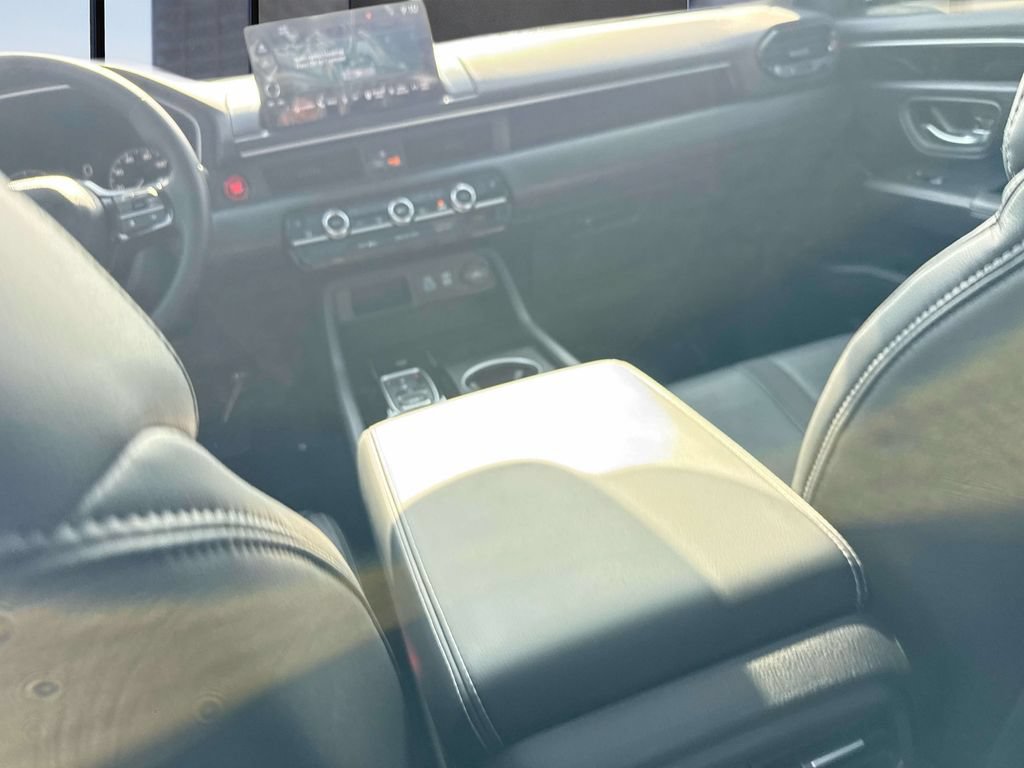 Used 2025 Honda Pilot Touring image 18