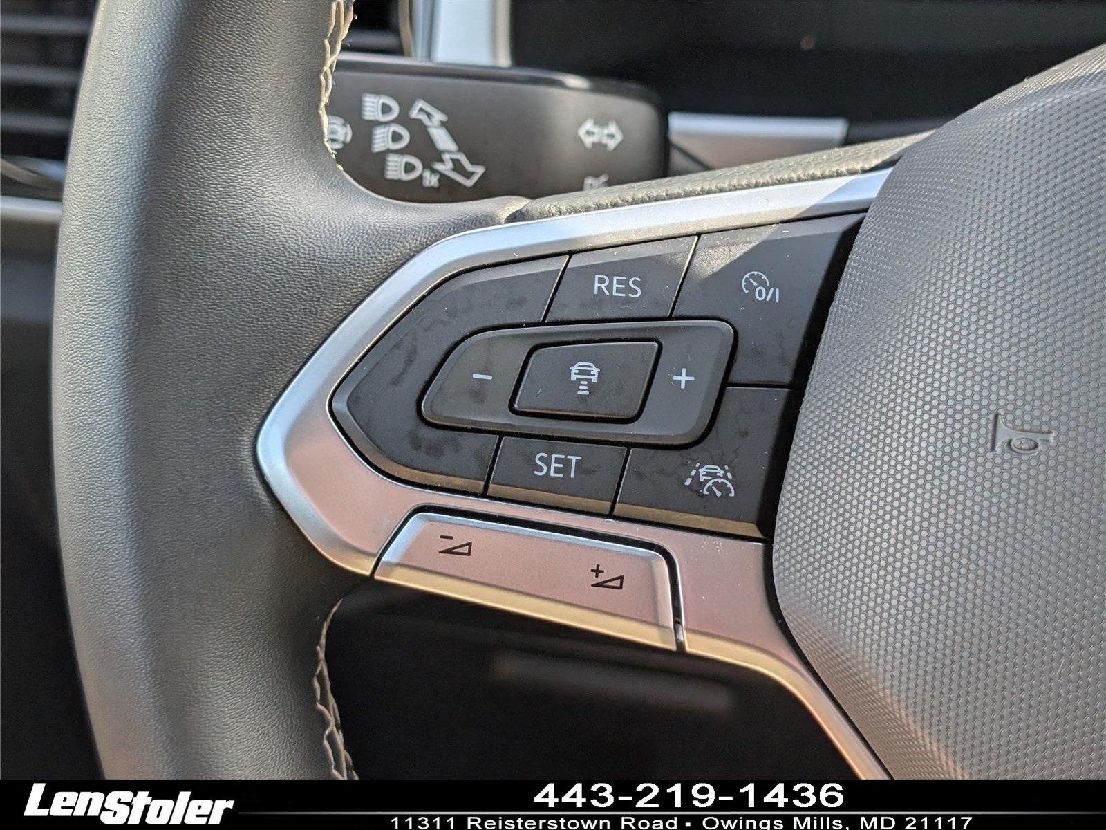 Used 2021 Volkswagen Atlas Cross Sport SEL Premium AWD/4WD image 25