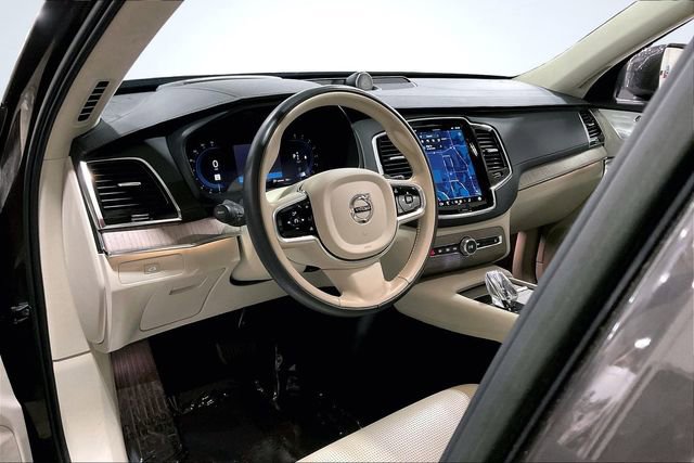 Certified 2023 Volvo XC90 B6 Ultimate w/ Lounge Package image 15