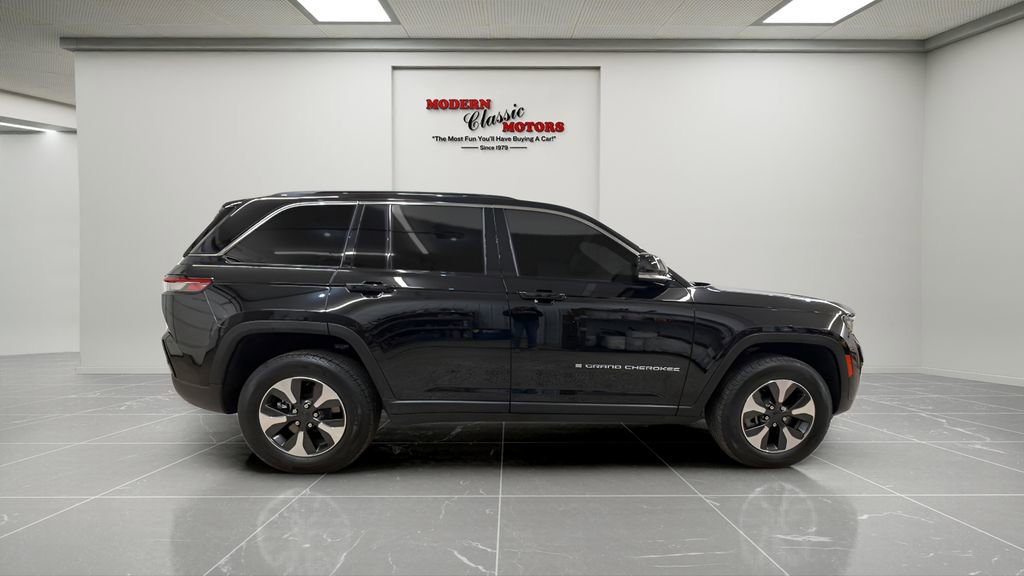 Used 2025 Jeep Grand Cherokee Limited 4xe image 6