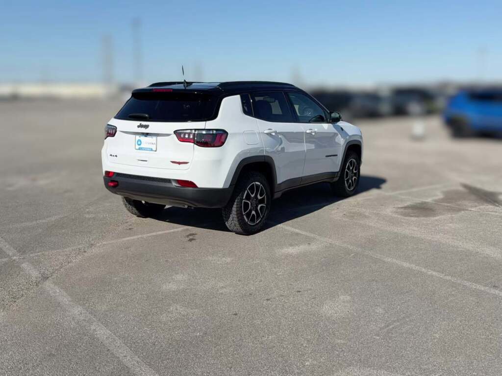 New 2026 Jeep Compass Trailhawk image 11