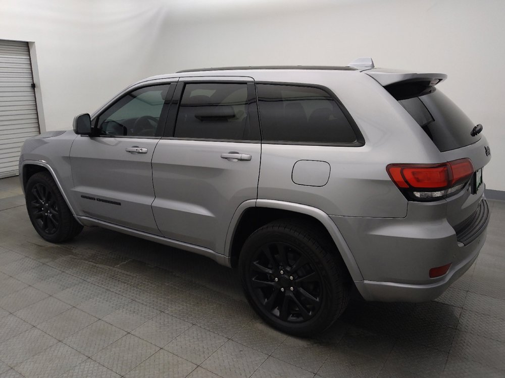 Used 2019 Jeep Grand Cherokee Altitude RWD image 3