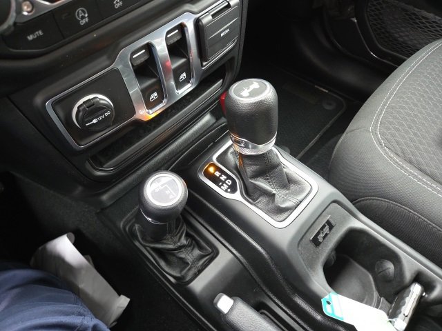 Used 2021 Jeep Wrangler Sport S image 49