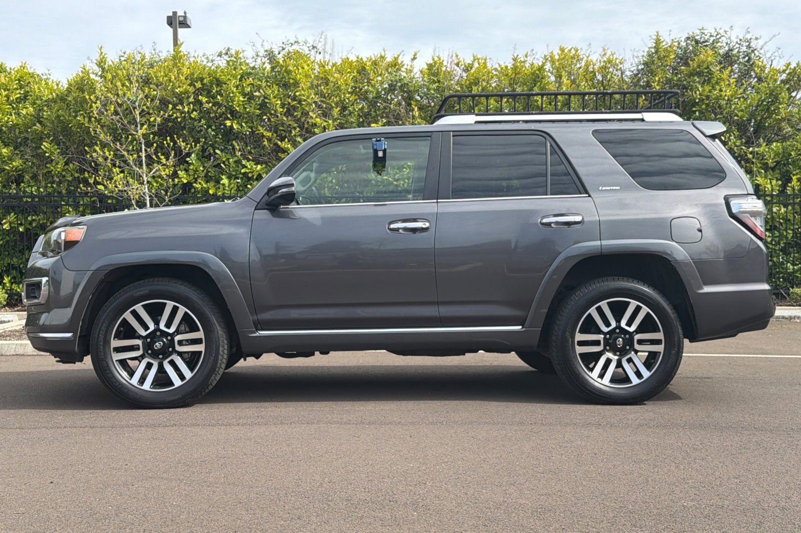 Used 2014 Toyota 4Runner Limited AWD/4WD image 7
